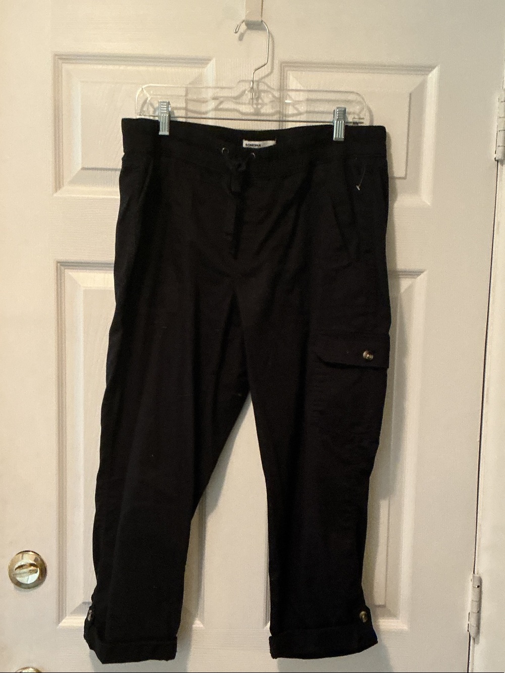 Sonoma Women’s Black Cargo Capris